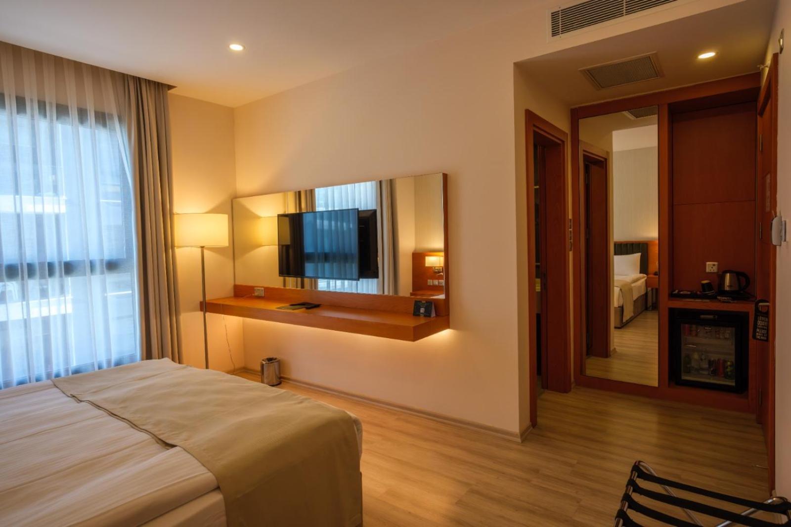 Caddem Inn Hotel Famagusta  Exteriör bild