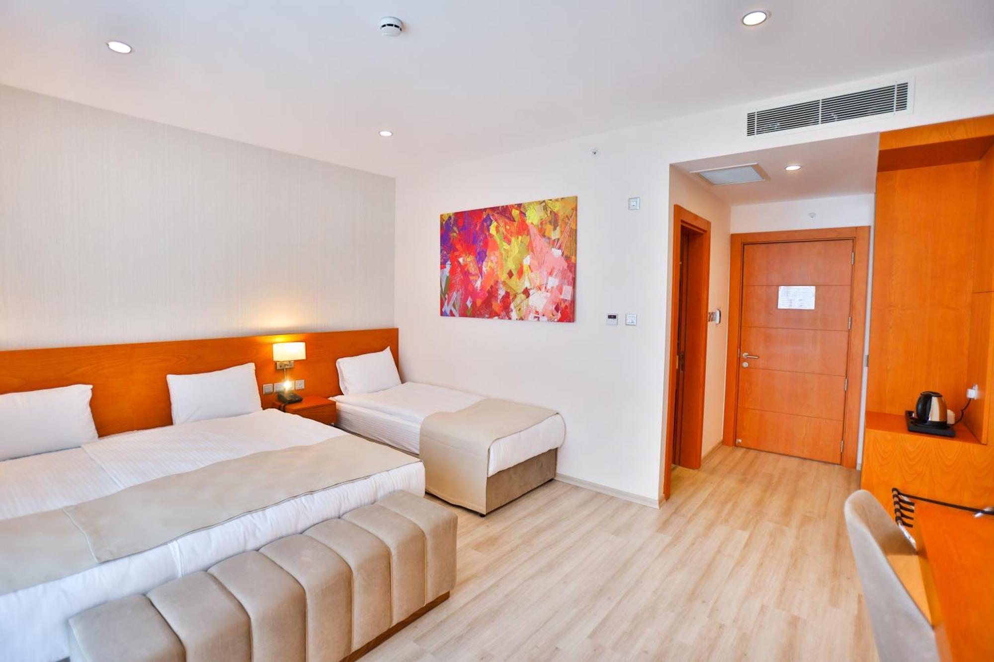 Caddem Inn Hotel Famagusta  Exteriör bild