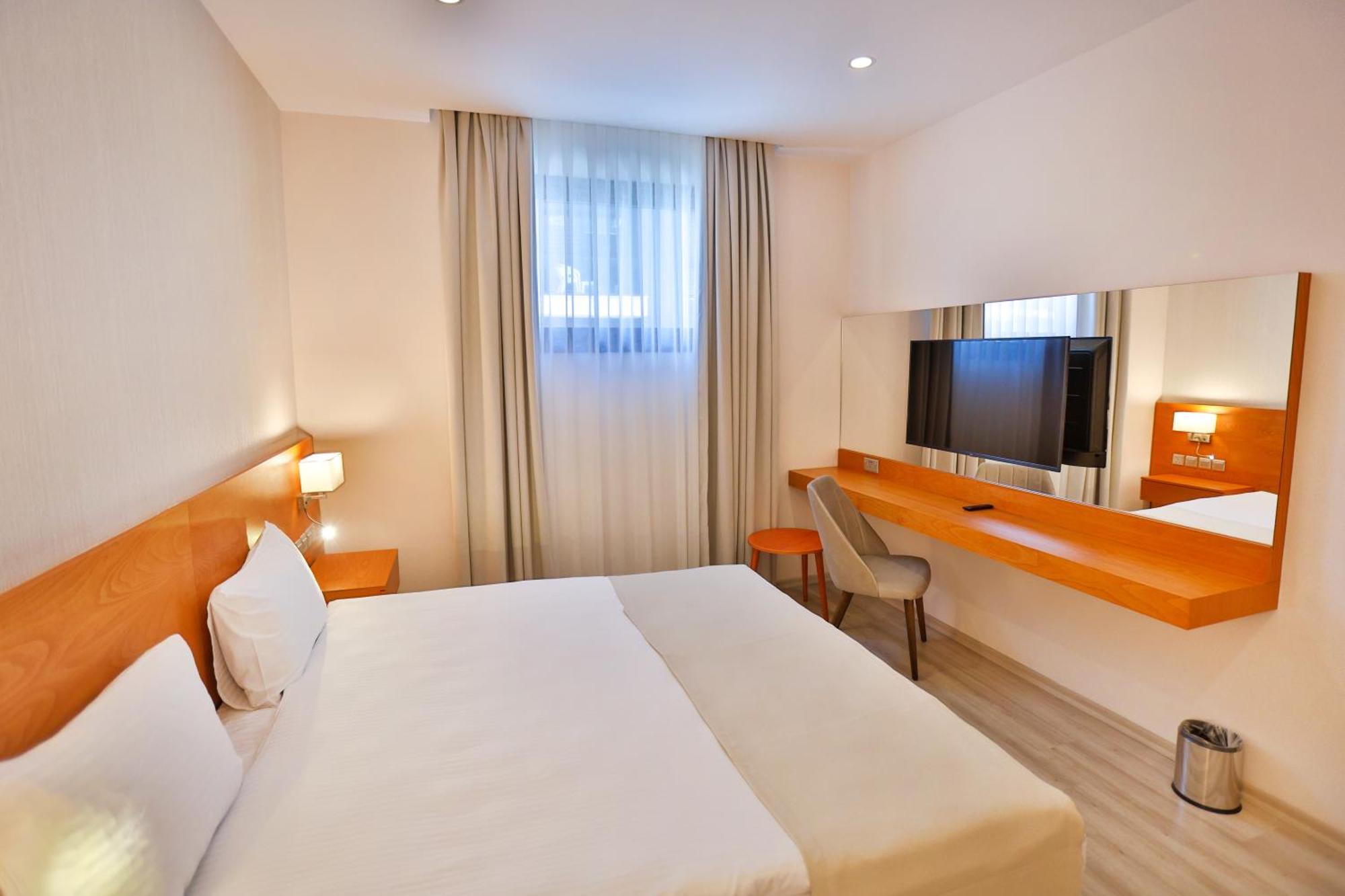 Caddem Inn Hotel Famagusta  Exteriör bild