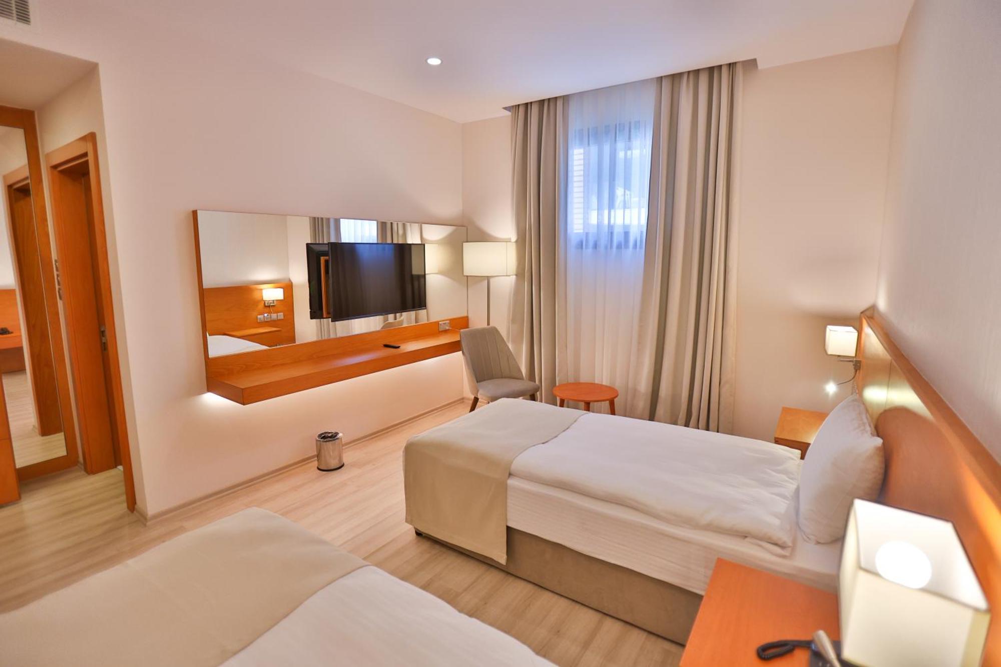 Caddem Inn Hotel Famagusta  Exteriör bild